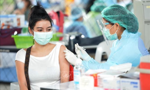 Các công ty lữ hành Thái Lan mở tour ‘du lịch vaccine’
